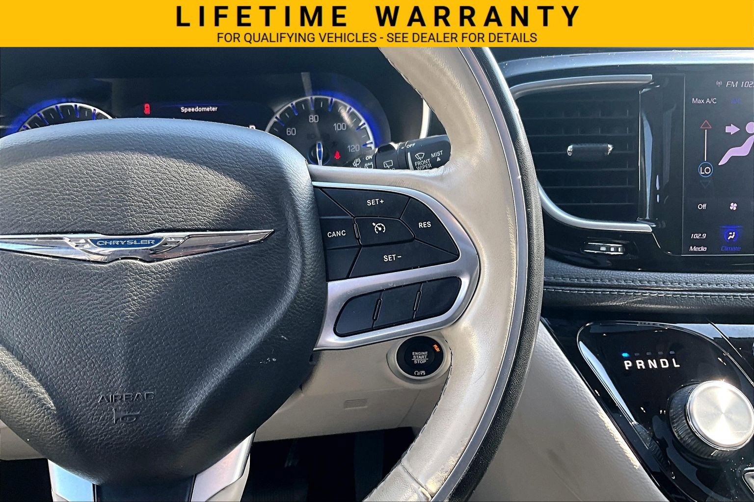 Used 2020 Chrysler Pacifica Limited FWD image 25
