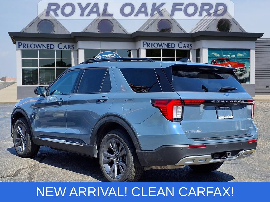 Used 2025 Ford Explorer Active w/ Active Comfort Package AWD/4WD image 2
