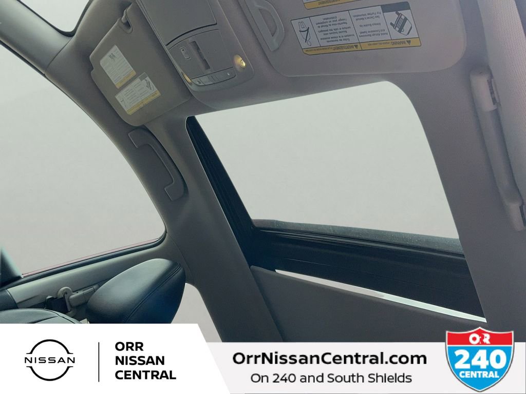 Used 2017 Nissan Rogue SL w/ SL Premium Package FWD image 18