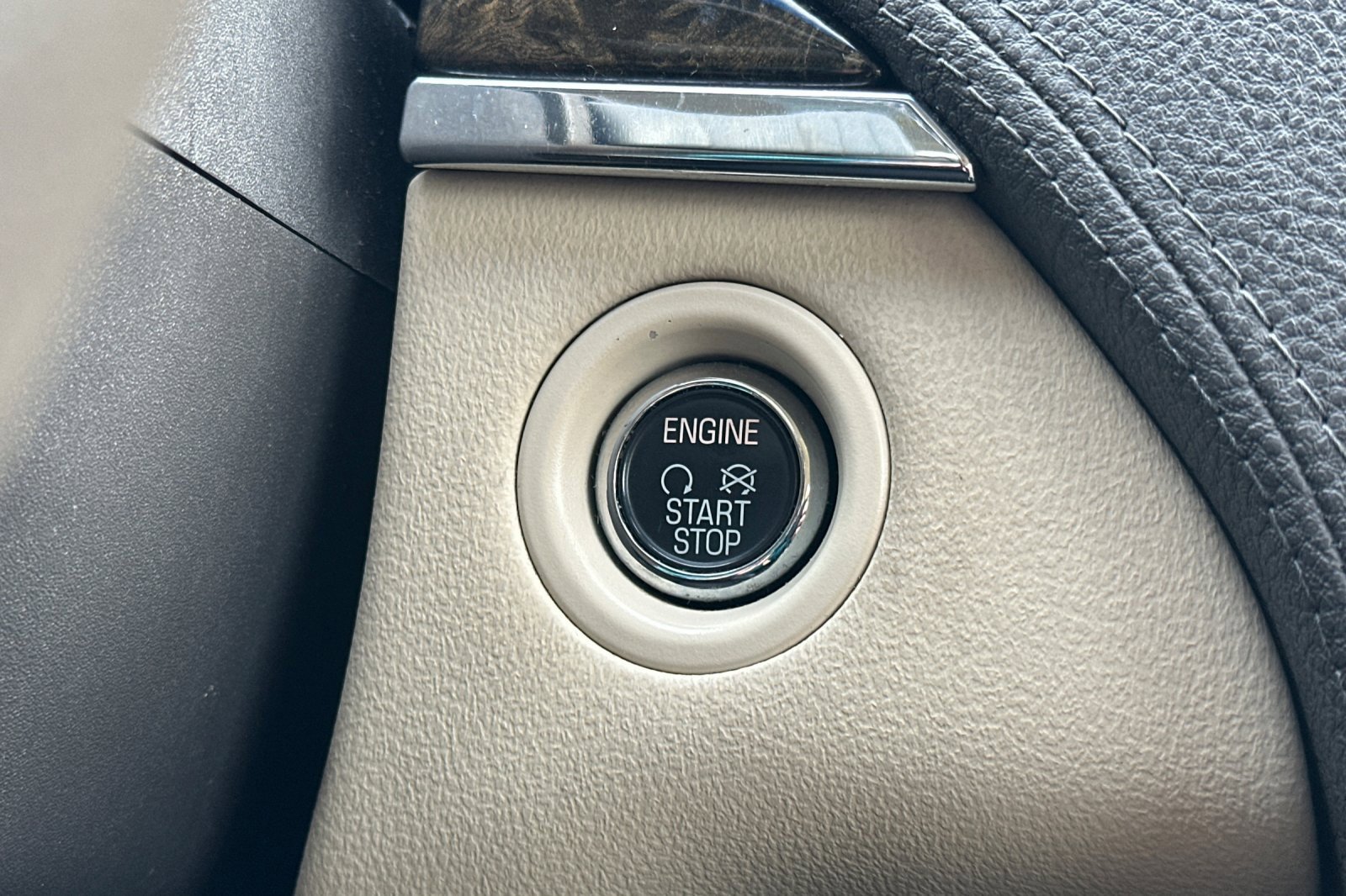 Used 2014 Lincoln MKS w/ Equipment Group 101A image 33