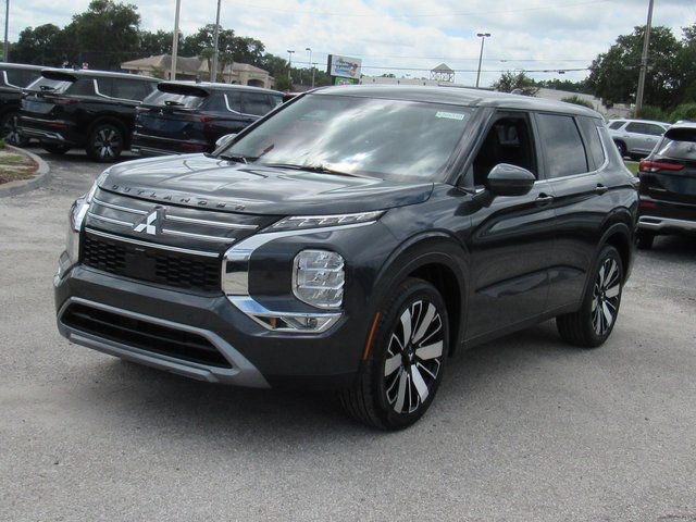 New 2025 Mitsubishi Outlander SE image 6