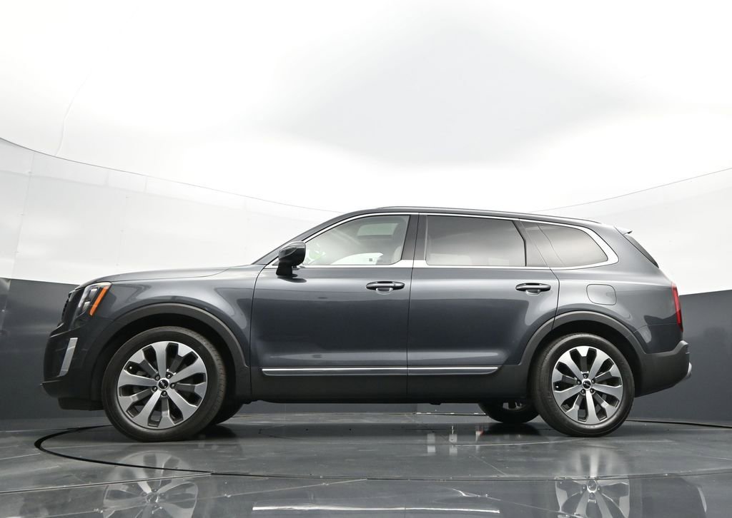 Used 2022 Kia Telluride EX w/ EX Premium Package AWD/4WD image 39