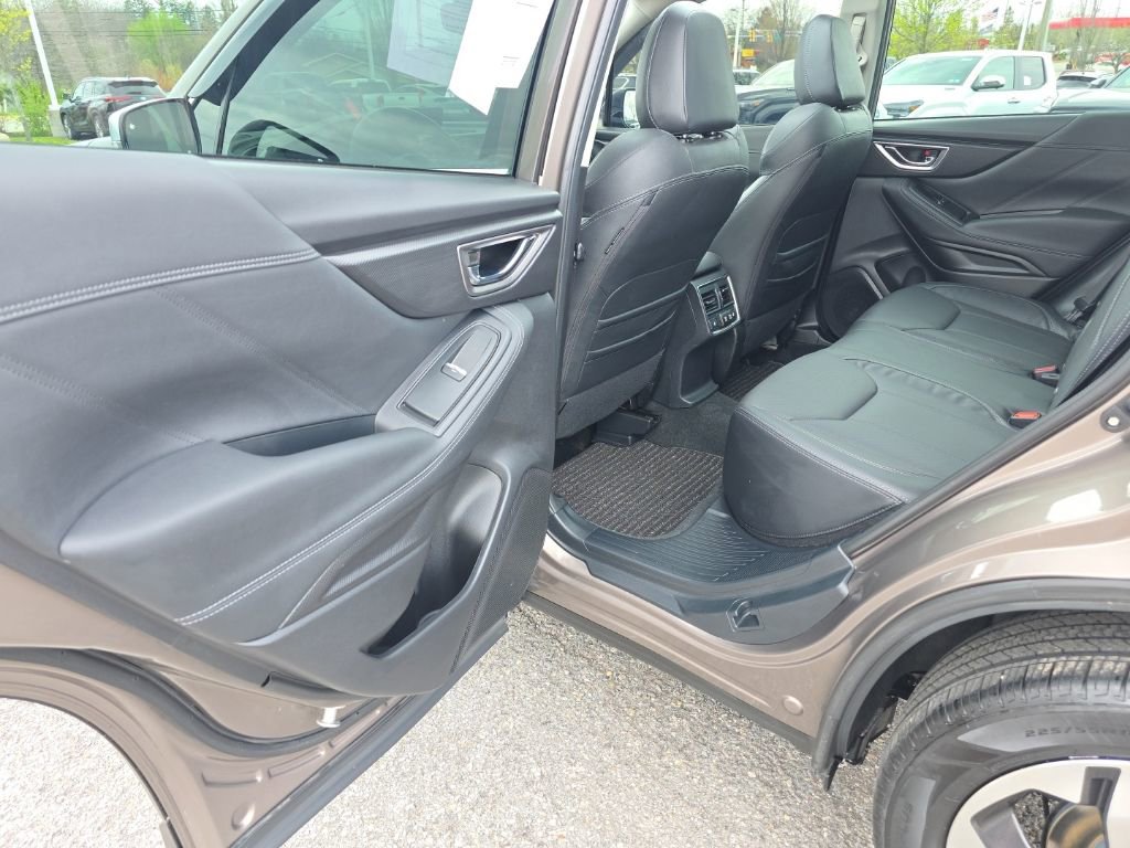 Used 2023 Subaru Forester Touring AWD/4WD image 12
