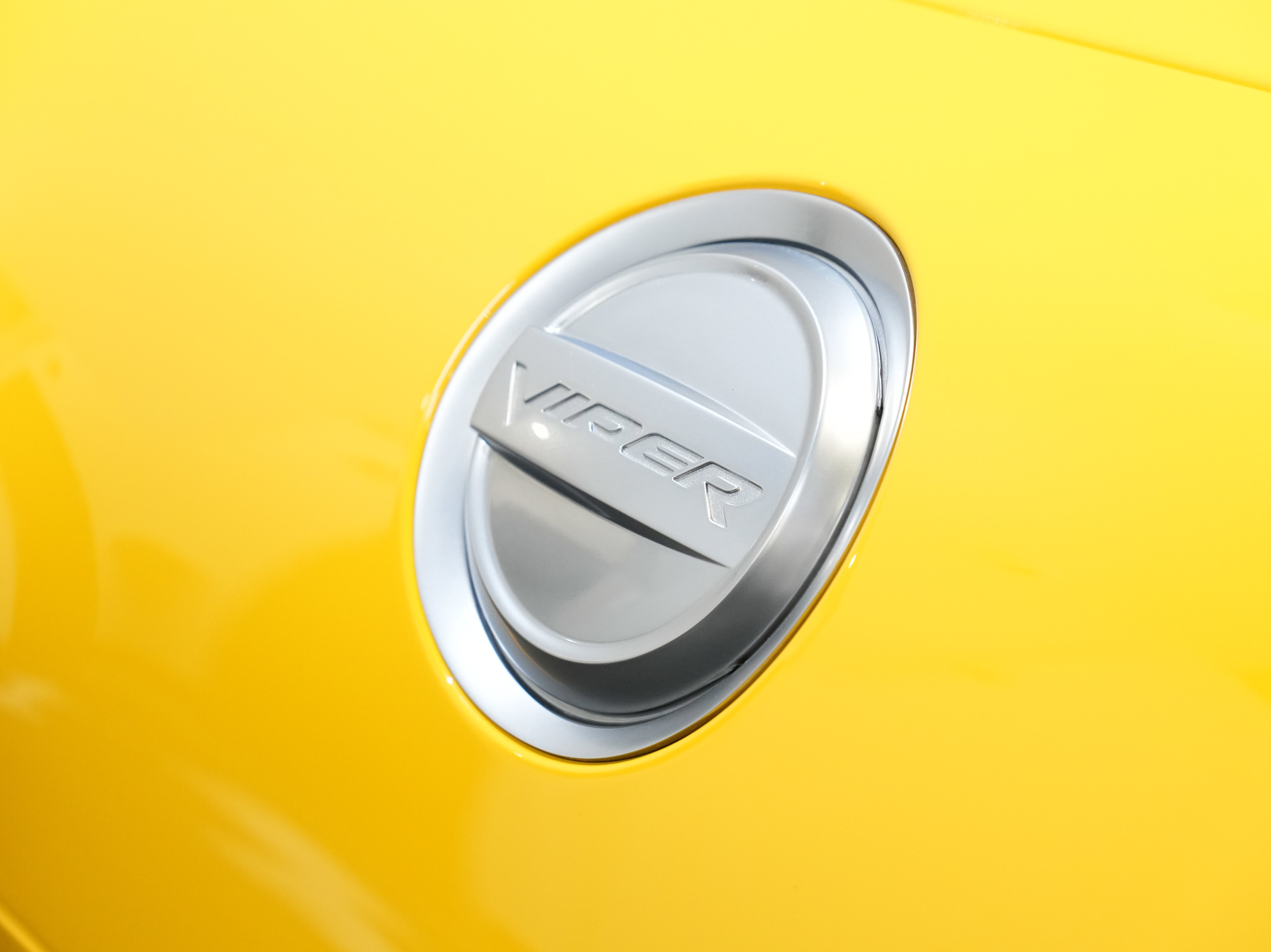 Used 2013 SRT Viper GTS w/ GTS Laguna Interior Pkg image 15