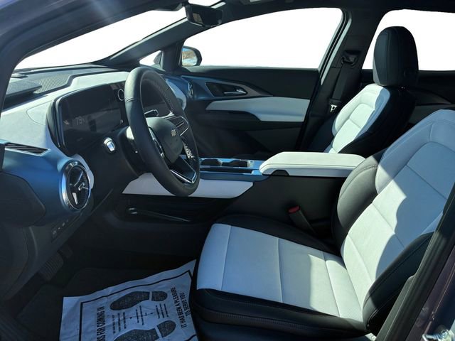 New 2026 Chevrolet Equinox EV LT w/ Convenience Package II image 11