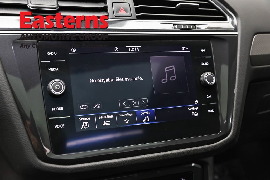 Used 2022 Volkswagen Tiguan SE w/ Panoramic Sunroof Package image 19