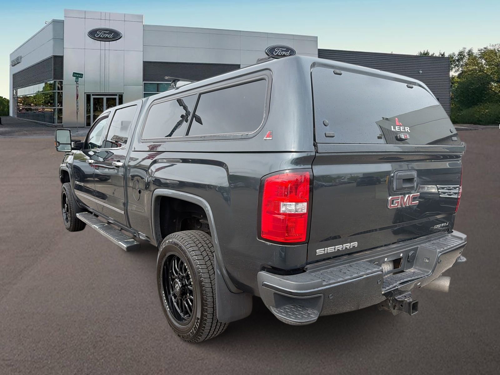 Used 2018 GMC Sierra 2500 Denali w/ Duramax Plus Package AWD/4WD image 7