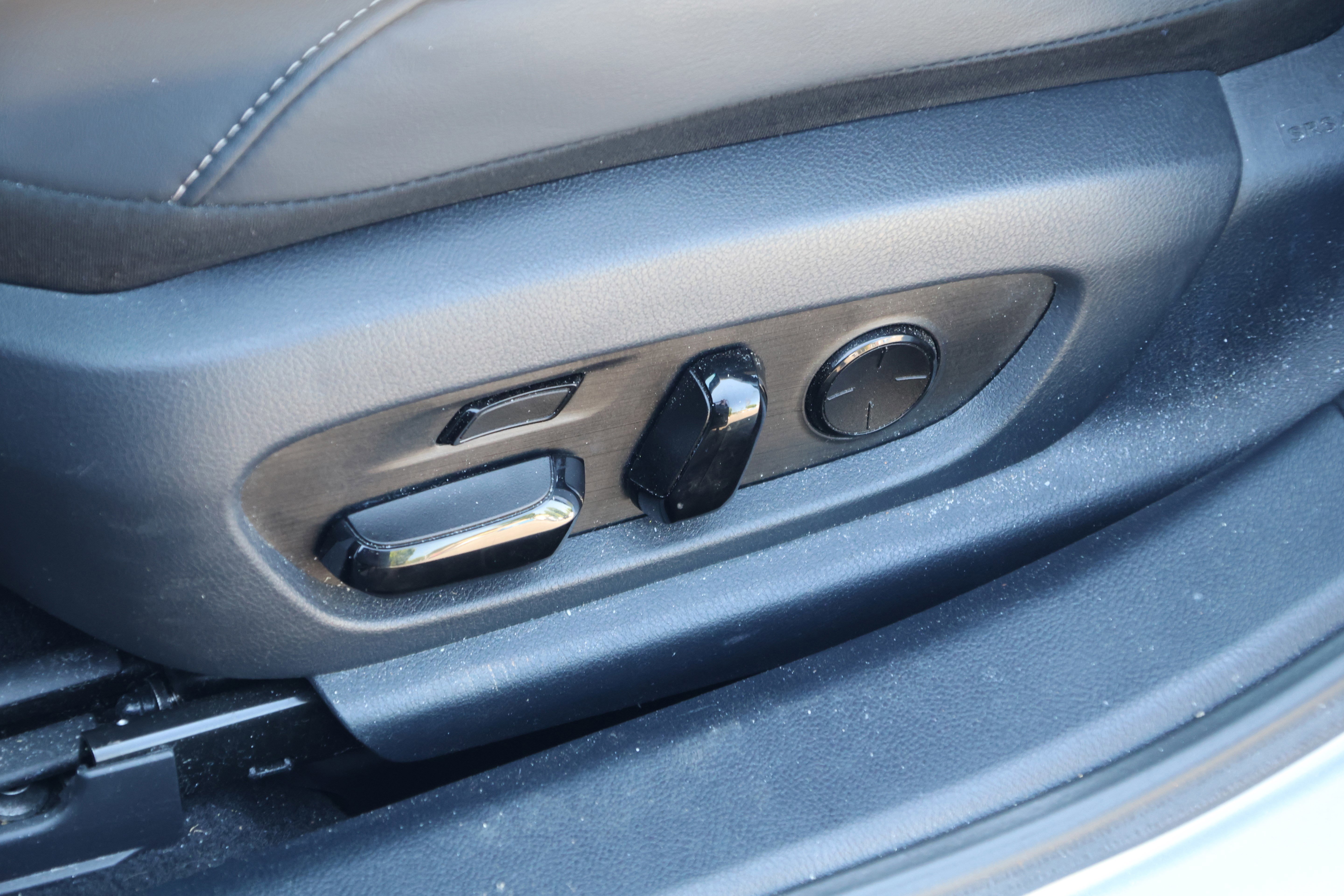 Used 2024 Lexus ES 350 Ultra Luxury w/ Accessory Package (Z2) image 34