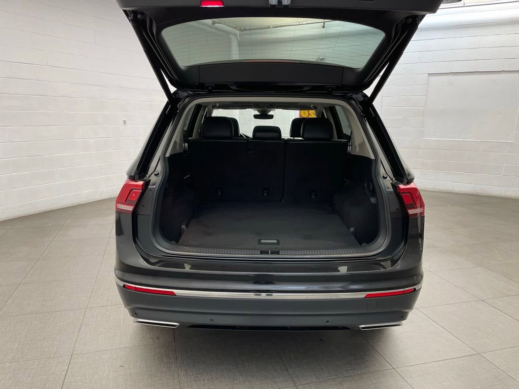 Used 2020 Volkswagen Tiguan SEL AWD/4WD image 26