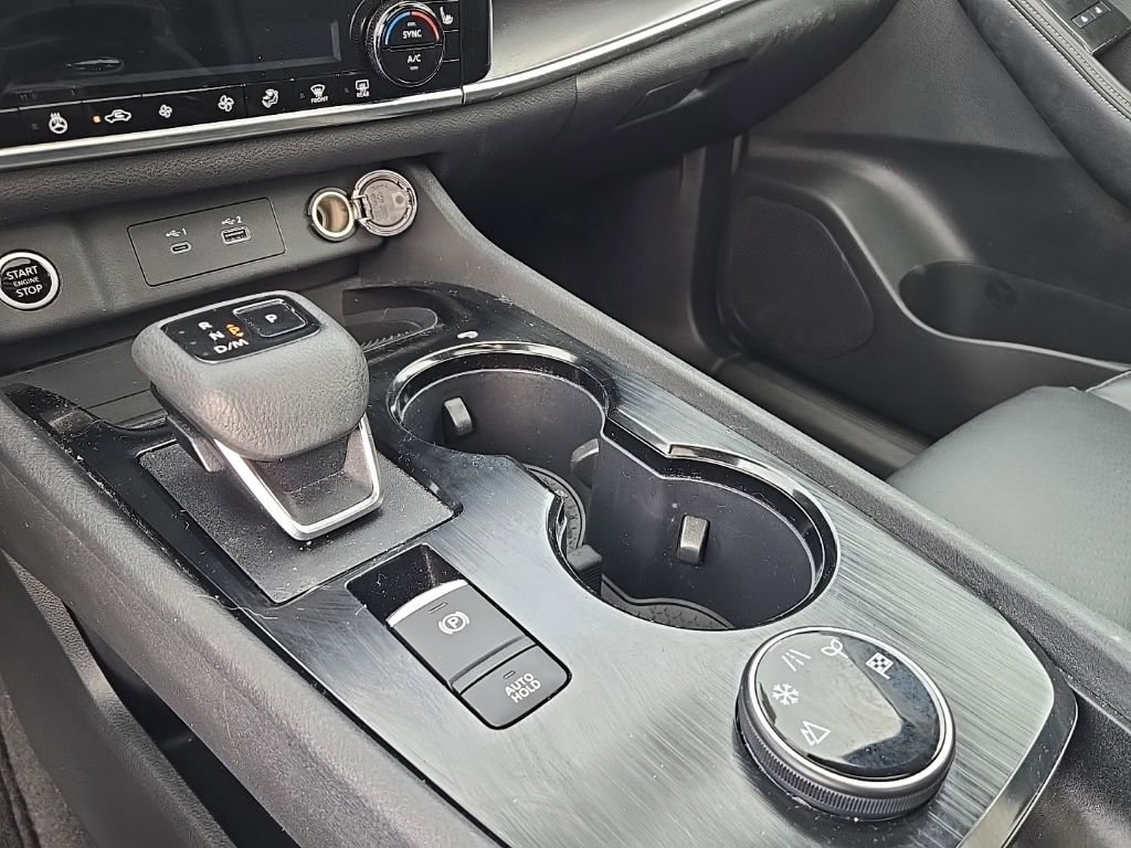 Used 2023 Nissan Rogue SV w/ SV Premium Package image 20