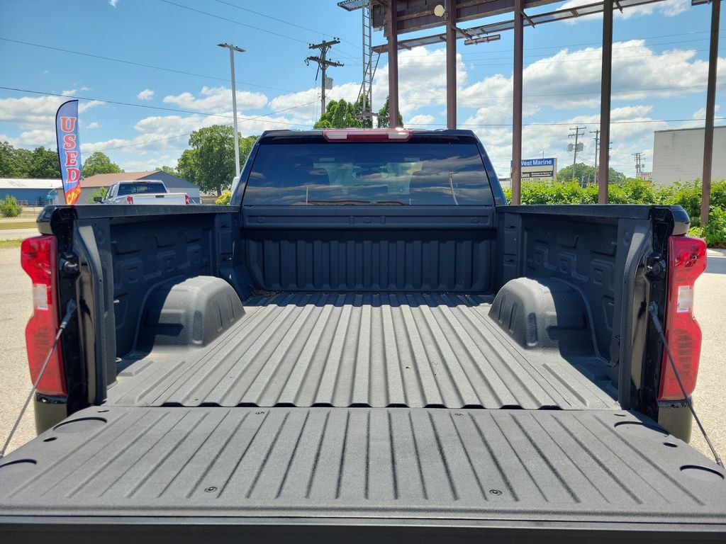 Used 2025 Chevrolet Silverado 1500 Custom AWD/4WD image 9