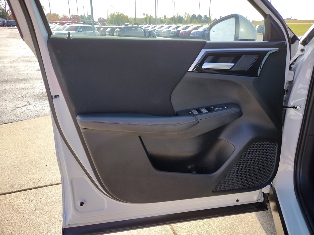 Used 2023 Mitsubishi Outlander ES image 19