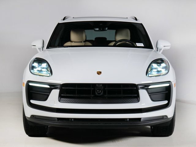 Certified 2026 Porsche Macan AWD/4WD image 6