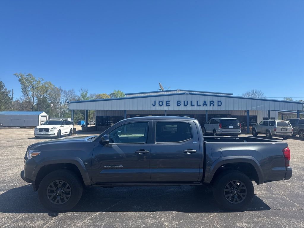 Used 2023 Toyota Tacoma SR5 w/ Technology Package AWD/4WD image 15