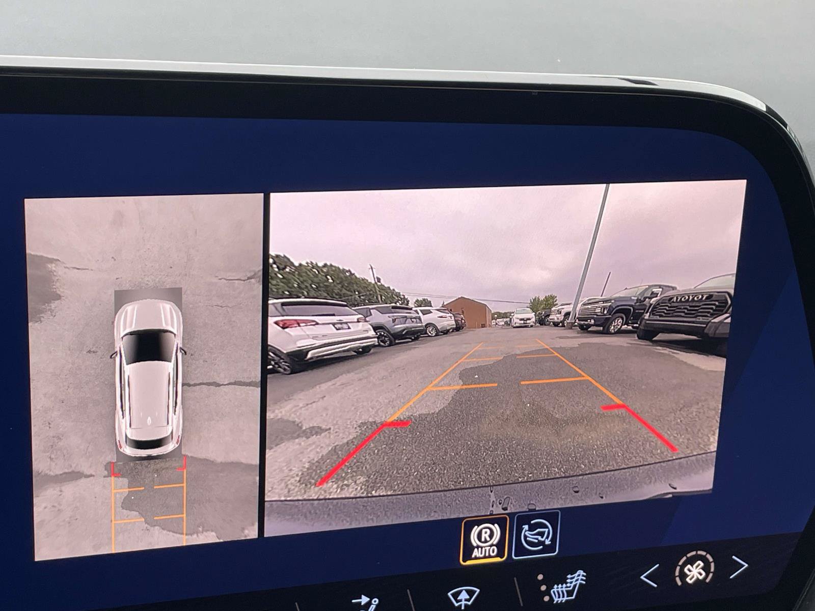 Certified 2026 Chevrolet Equinox EV RS FWD image 26