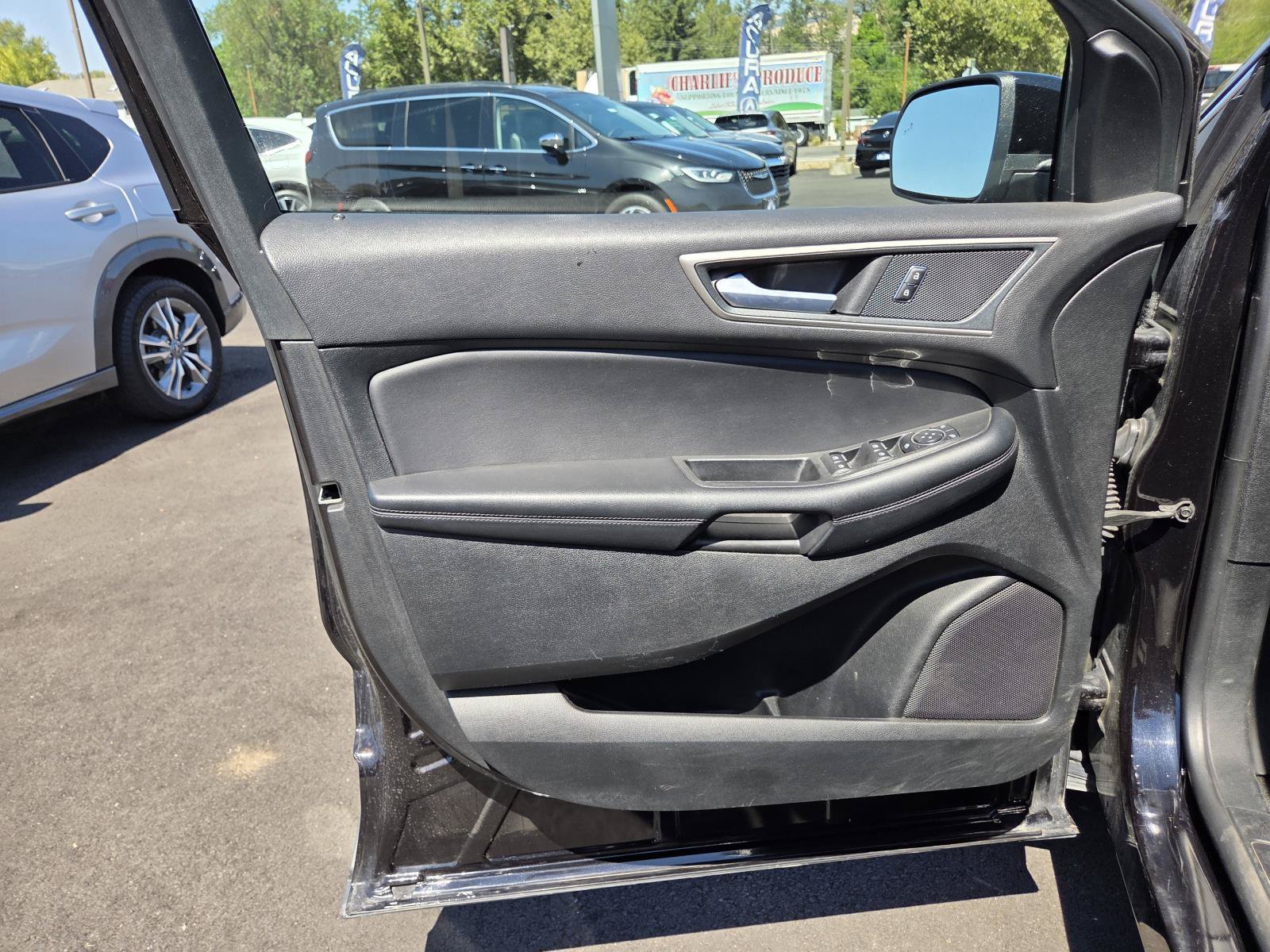 Used 2024 Ford Edge SEL AWD/4WD image 13