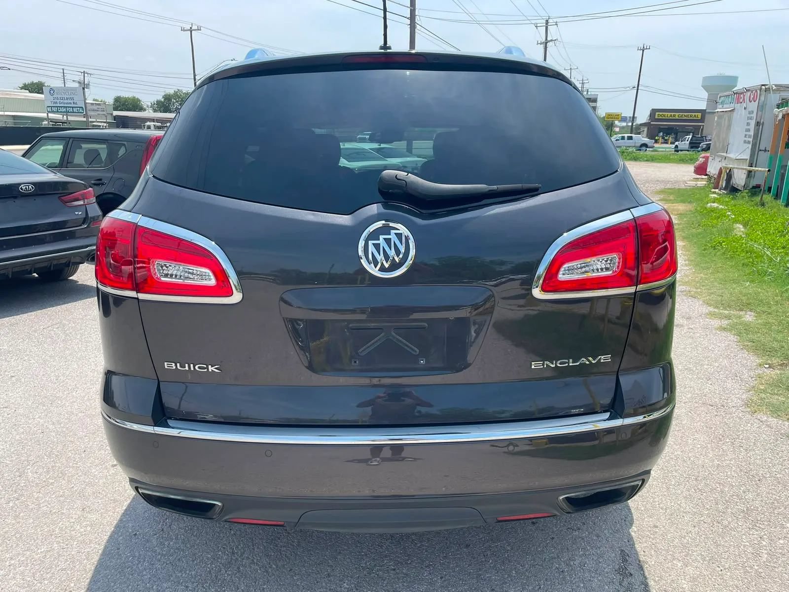 Used 2015 Buick Enclave Leather FWD image 2