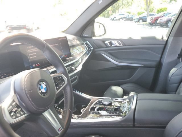 Used 2024 BMW X5 xDrive40i w/ M Sport Package AWD/4WD image 23