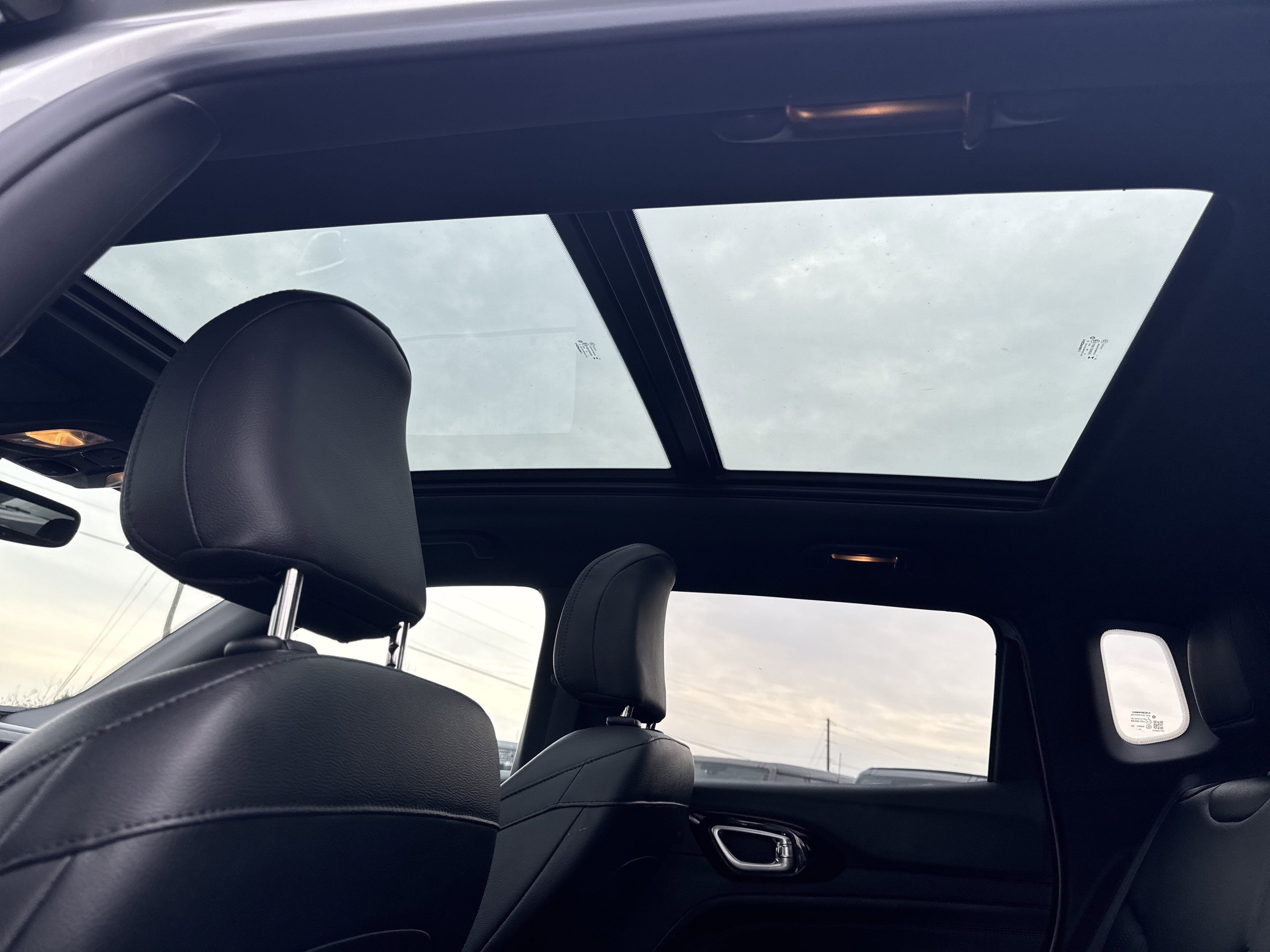 Used 2025 Jeep Compass Limited w/ Sun & Sound Group image 22