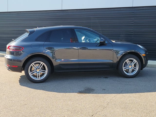 Certified 2017 Porsche Macan AWD/4WD image 8