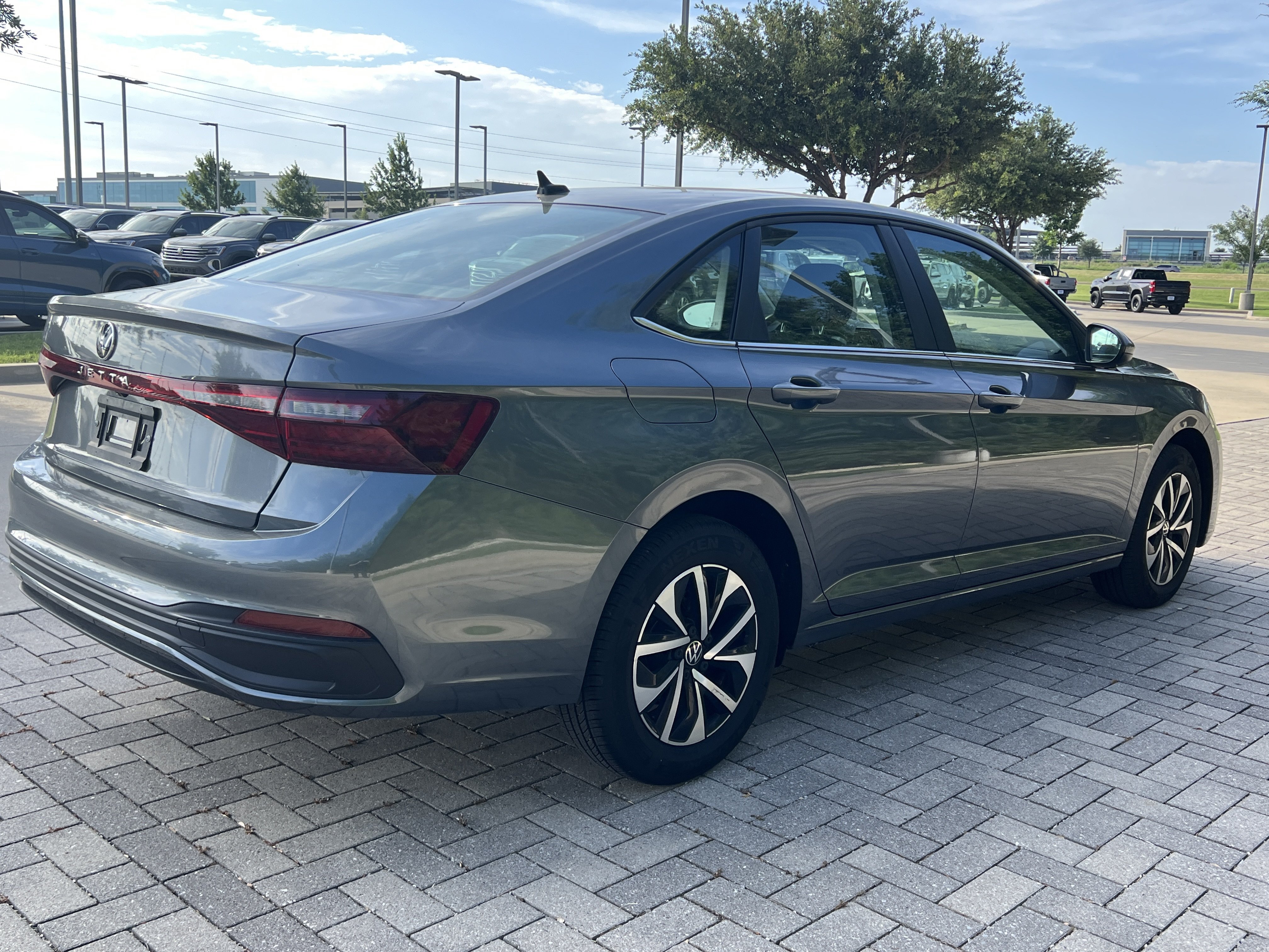Certified 2025 Volkswagen Jetta S FWD image 10