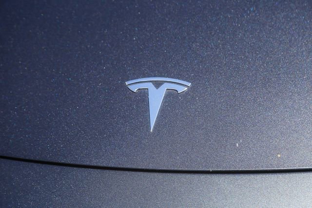 Used 2024 Tesla Model Y Long Range AWD/4WD image 7