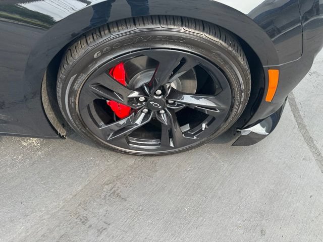 Used 2021 Chevrolet Camaro LT w/ RS Package RWD image 17