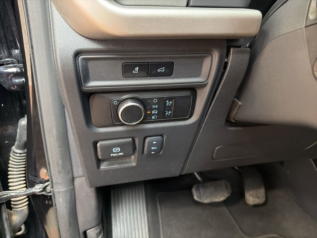 Used 2024 Ford Expedition XLT image 26