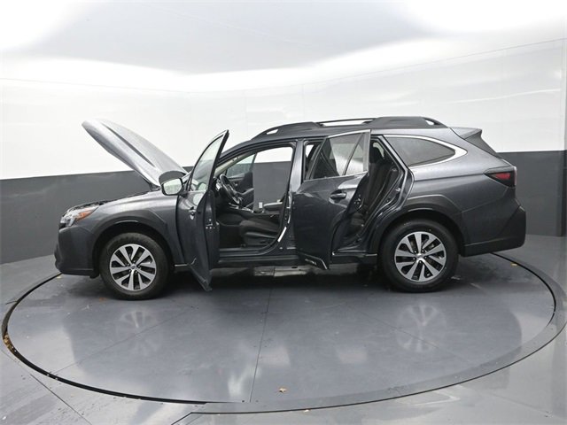 Used 2024 Subaru Outback Premium image 38