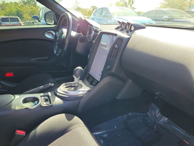 Used 2020 Nissan 370Z Coupe image 29