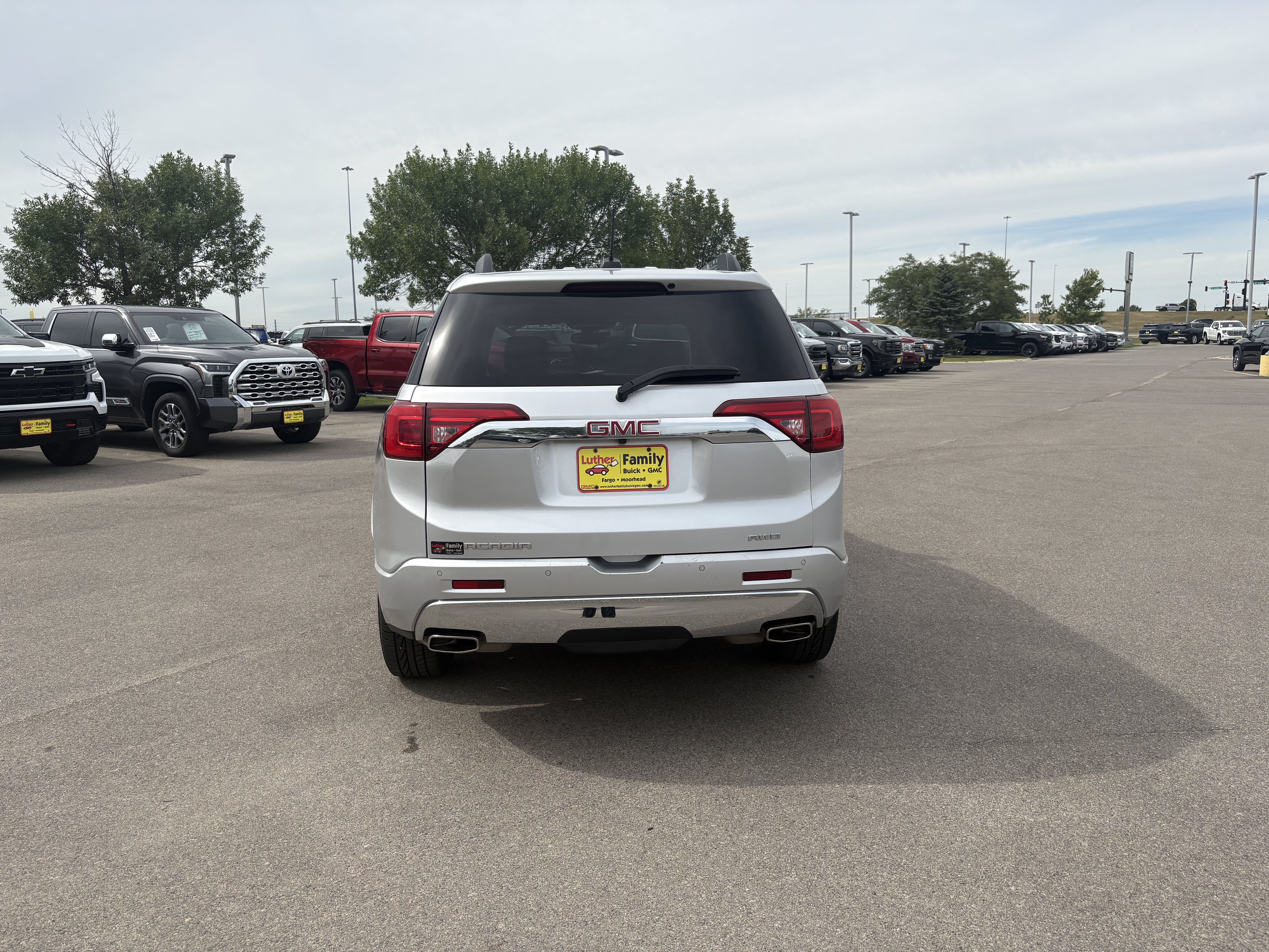 Used 2018 GMC Acadia Denali AWD/4WD image 5