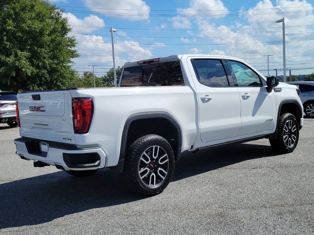 Used 2025 GMC Sierra 1500 AT4 w/ Technology Package AWD/4WD image 5