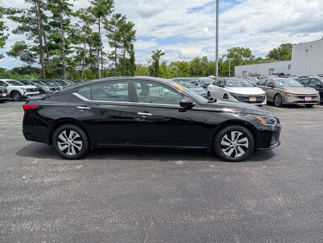 Used 2024 Nissan Altima 2.5 S FWD image 2