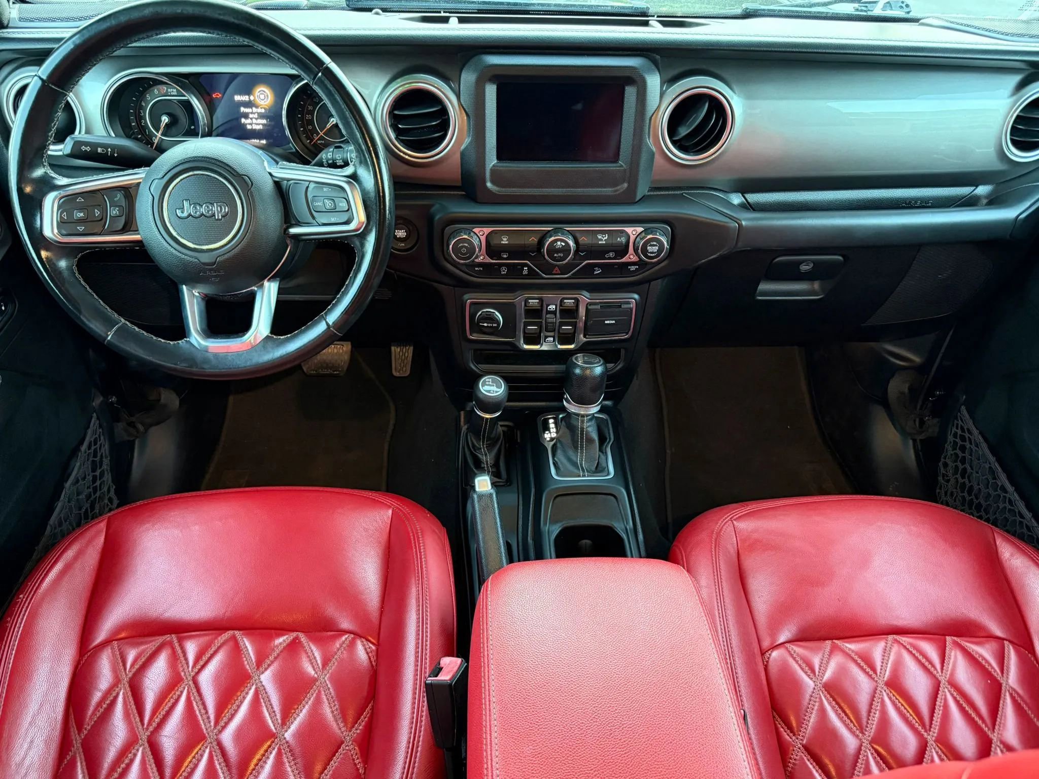 Used 2019 Jeep Wrangler Unlimited Sahara image 14