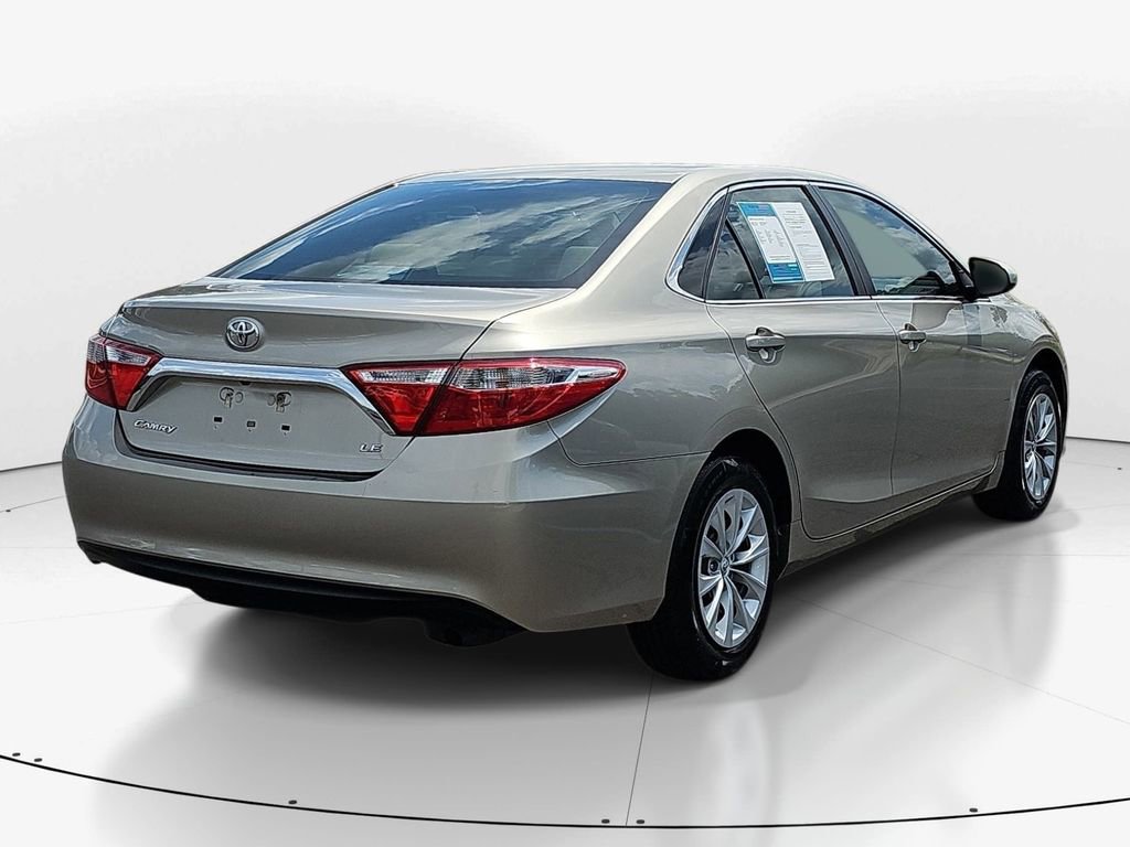 Used 2016 Toyota Camry LE FWD image 6