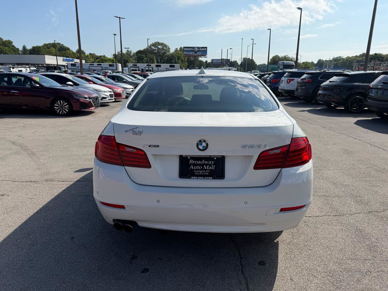 Used 2016 BMW 528i xDrive Sedan AWD/4WD image 4