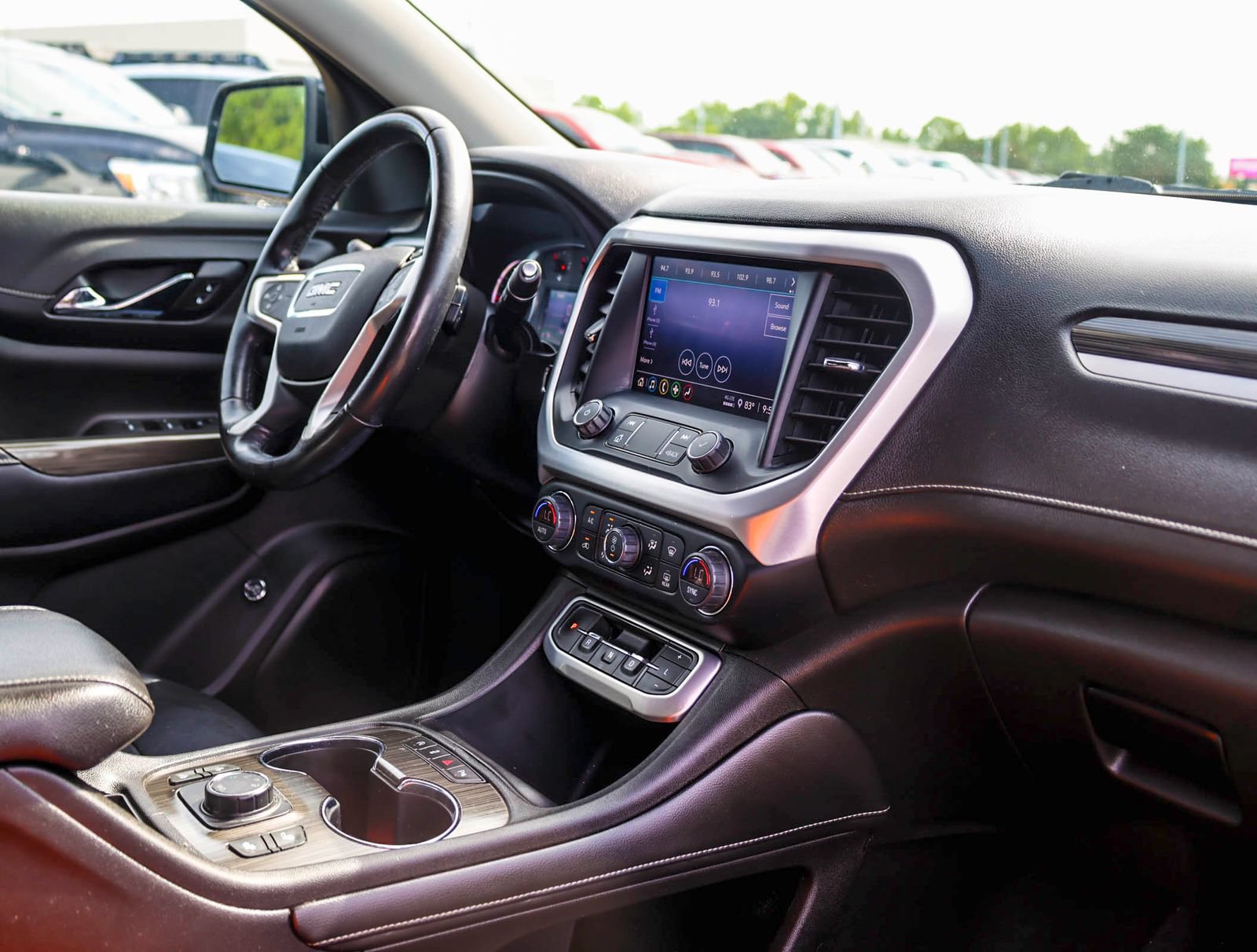 Used 2020 GMC Acadia SLT AWD/4WD image 13
