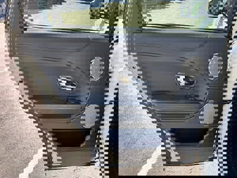 Used 2018 Land Rover Range Rover Evoque SE image 21