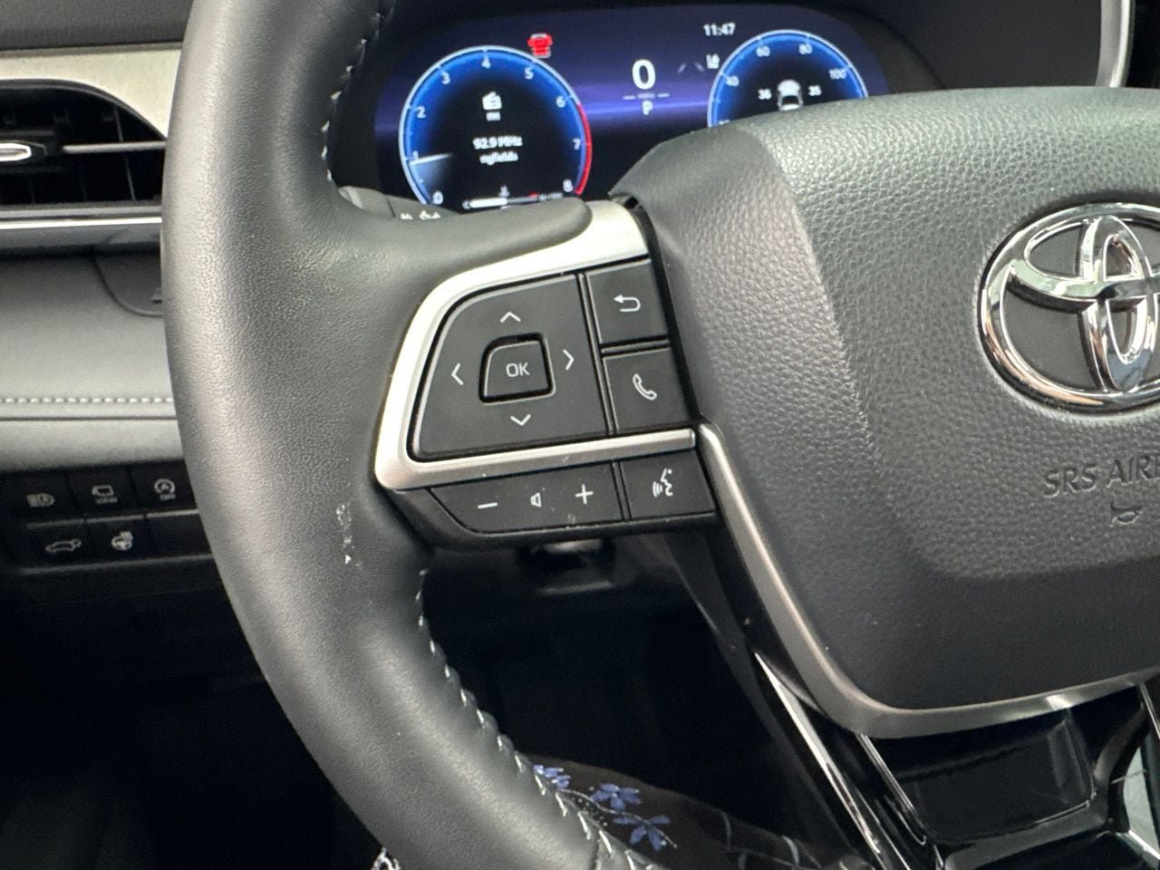 Used 2026 Toyota Highlander Limited AWD/4WD image 21