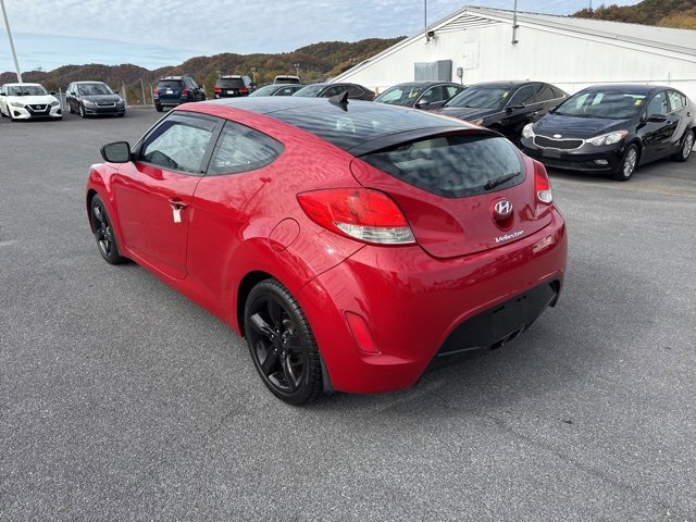Used 2013 Hyundai Veloster w/ Style Pkg image 6