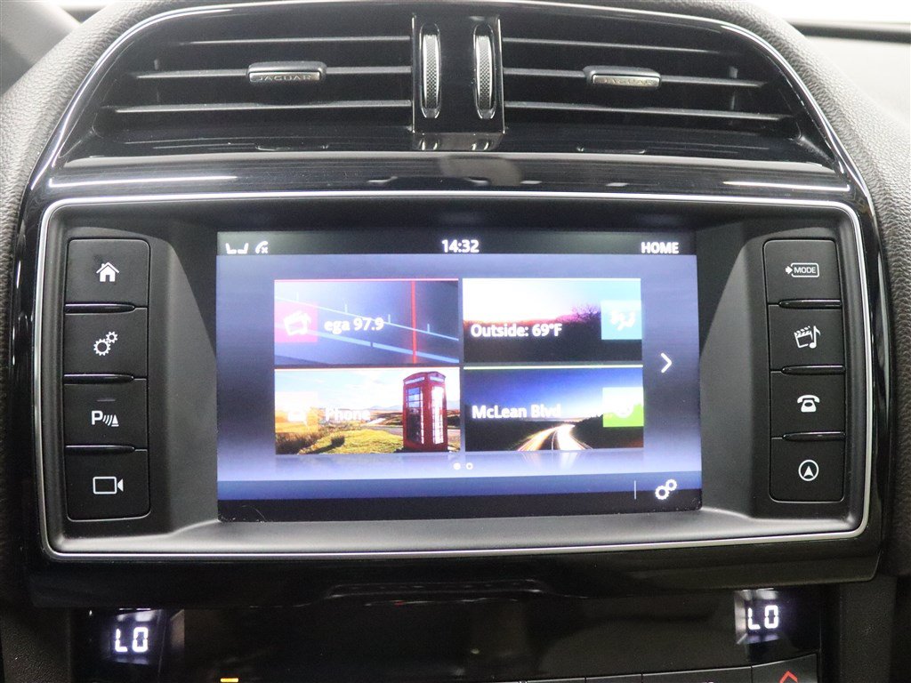 Used 2018 Jaguar F-PACE Prestige AWD/4WD image 35