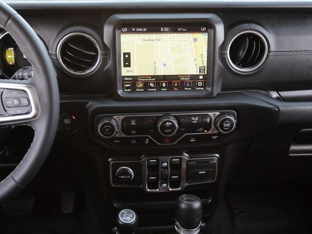 Used 2023 Jeep Wrangler Unlimited Sahara AWD/4WD image 18