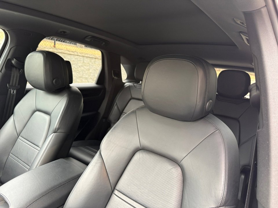 Certified 2019 Porsche Cayenne image 12