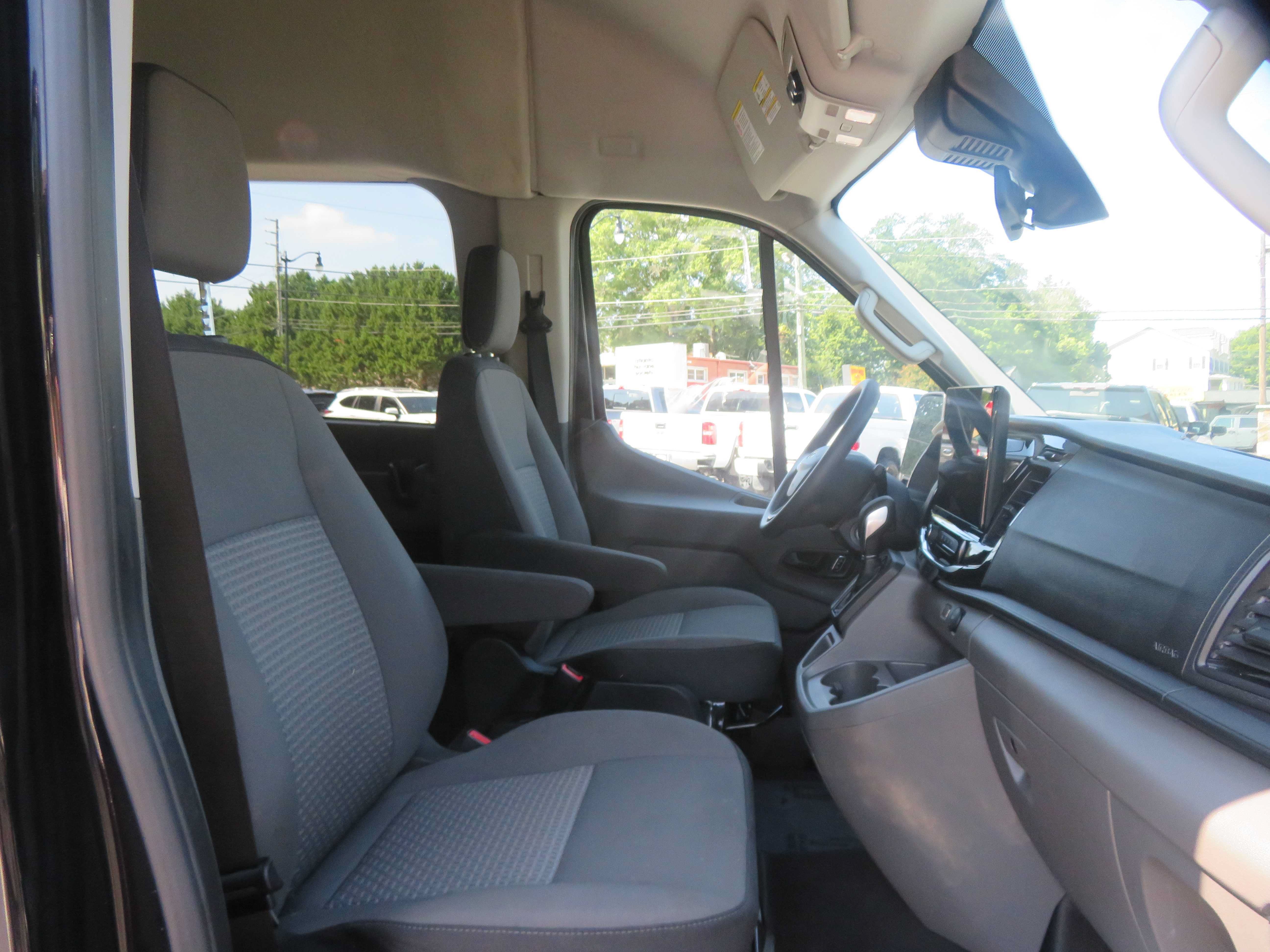 Used 2025 Ford Transit 350 XLT RWD image 27