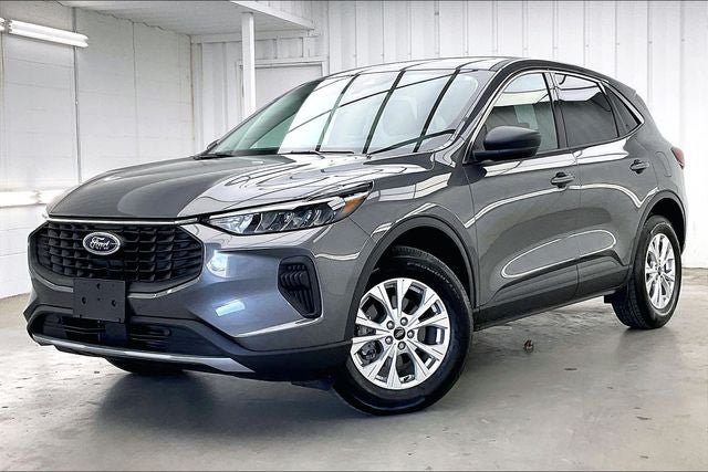 Used 2023 Ford Escape Active AWD/4WD image 2