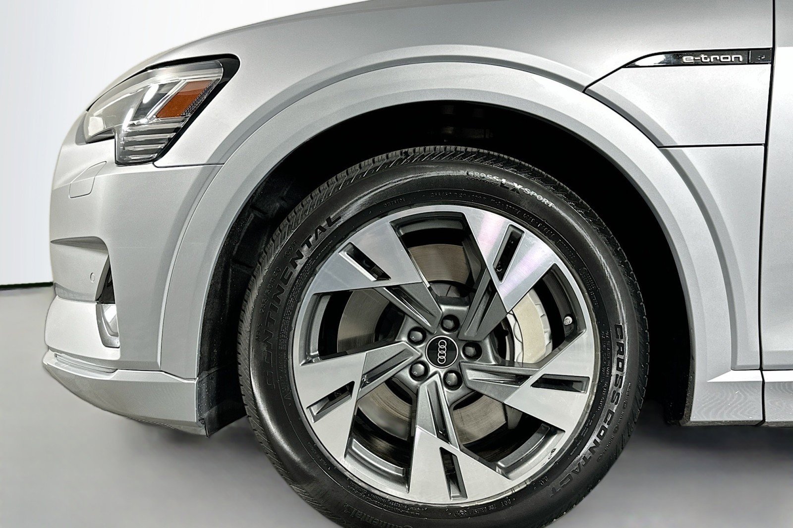 Used 2023 Audi e-tron Premium AWD/4WD image 12