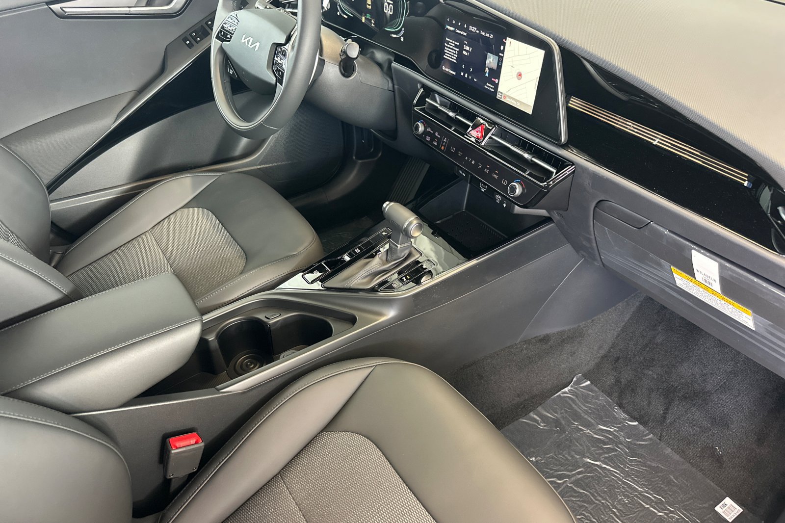 New 2026 Kia Niro EX FWD image 16