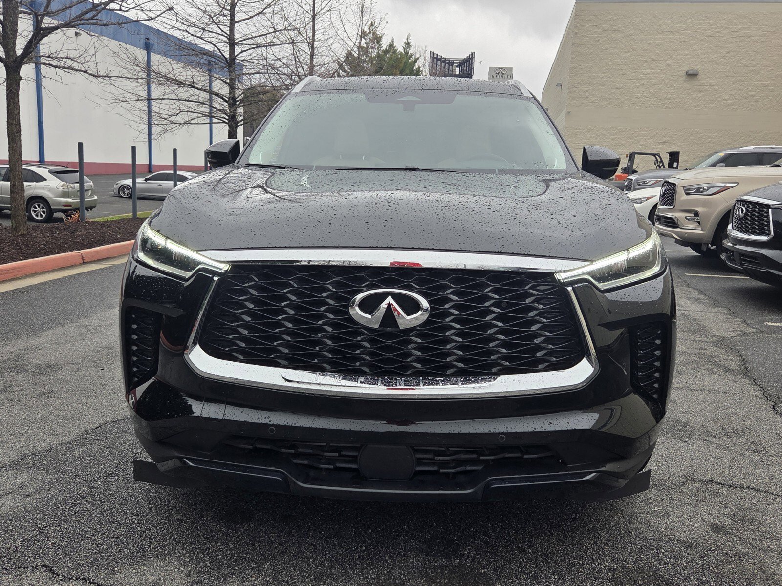 Used 2025 INFINITI QX60 Luxe w/ Vision Package AWD/4WD image 2