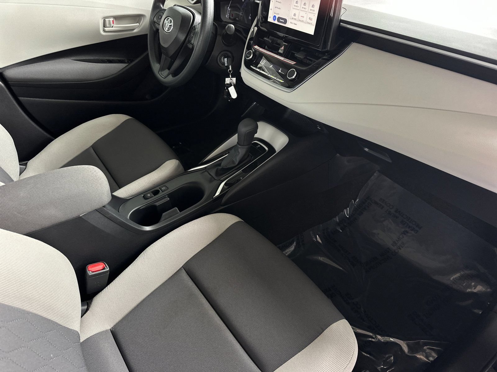 Used 2026 Toyota Corolla LE FWD image 14