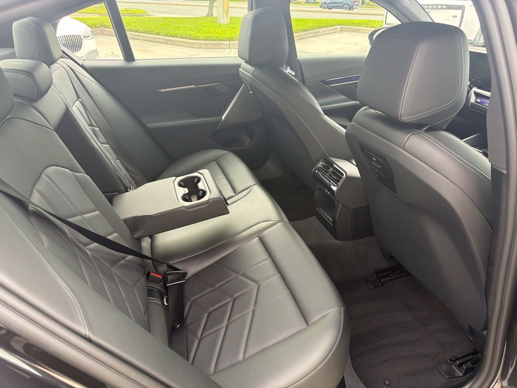 Used 2024 BMW i5 eDrive40i w/ Premium Package RWD image 10